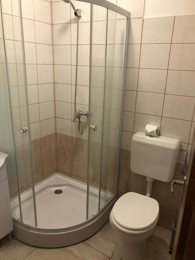 Quiet -Residential Area 2 Bedroom+Living Room Apartment Szombathely Dış mekan fotoğraf